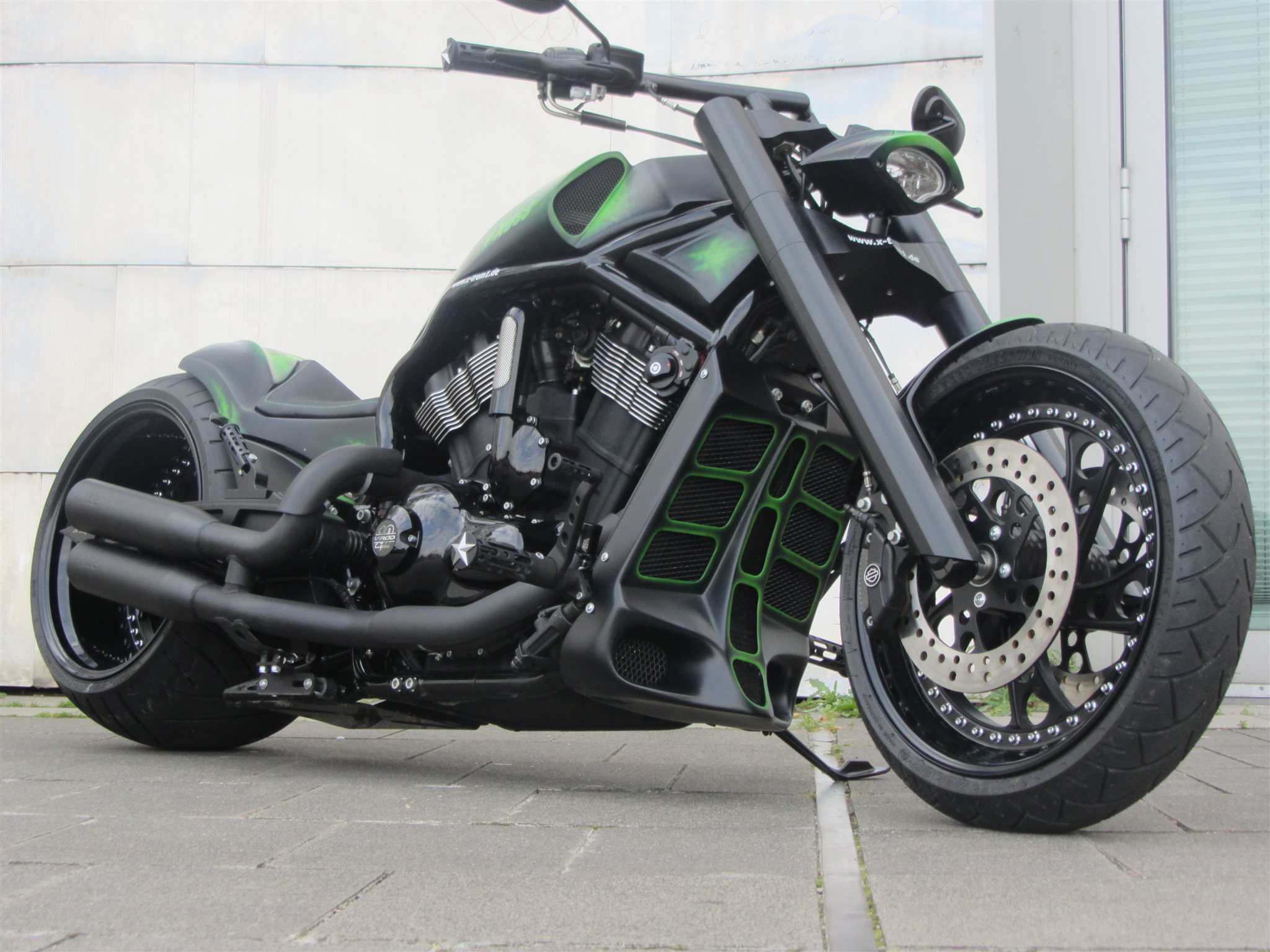 Umgebautes Motorrad Harley Davidson V Rod Night Rod Vrscd Von X Trem Custombikes 1000ps De