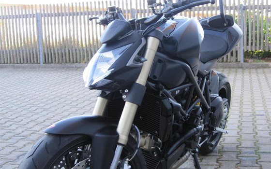 Umgebautes Motorrad Ducati Streetfighter 848 von Schilling IM Racing GmbH & Co. KG - Bild 3 Umgebautes Motorrad Ducati Streetfighter 848 von Schilling IM Racing GmbH & Co. KG - Bild 3