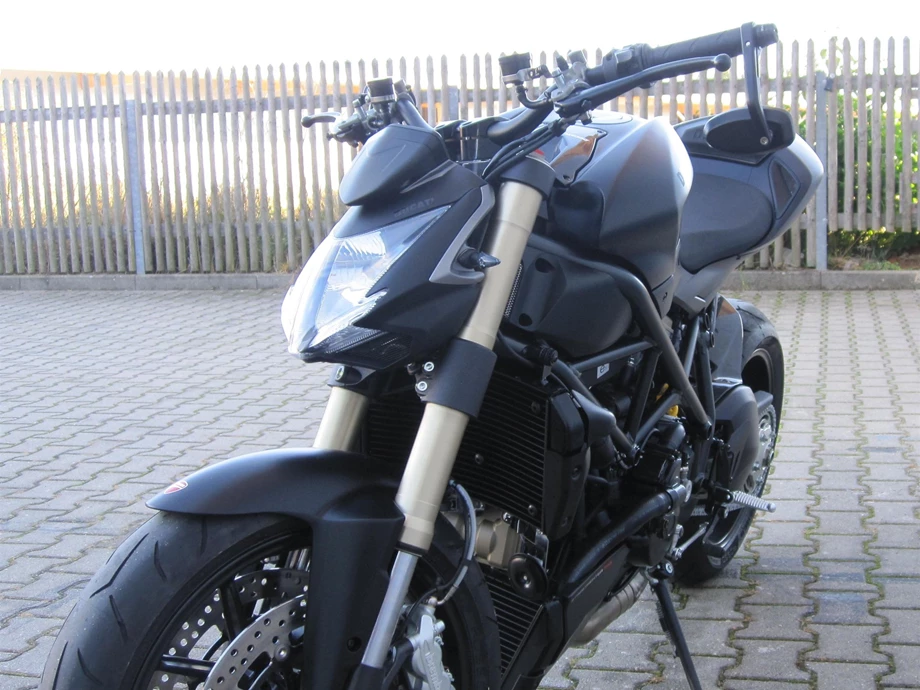 Umbgebautes Motorrad Ducati Streetfighter 848 Bild 3: Umbgebautes Motorrad Ducati Streetfighter 848