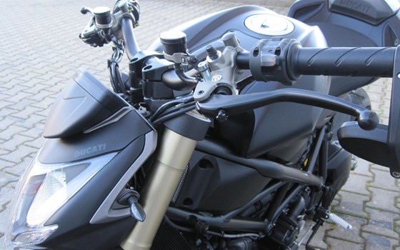 Umgebautes Motorrad Ducati Streetfighter 848 von Schilling IM Racing GmbH & Co. KG - Bild 4 Umgebautes Motorrad Ducati Streetfighter 848 von Schilling IM Racing GmbH & Co. KG - Bild 4