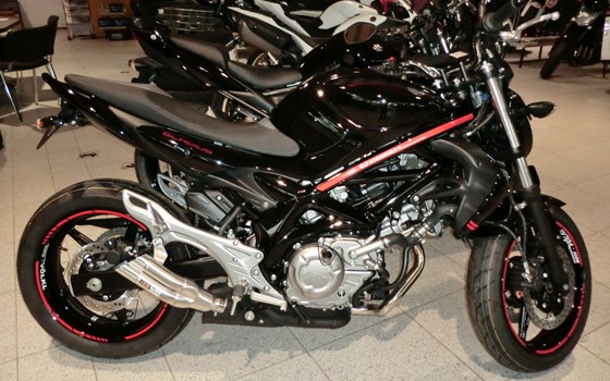 Umgebautes Motorrad Suzuki SFV 650 Gladius von MOTO-VÖLKL - Völkl GmbH - Bild 1 Umgebautes Motorrad Suzuki SFV 650 Gladius von MOTO-VÖLKL - Völkl GmbH - Bild 1