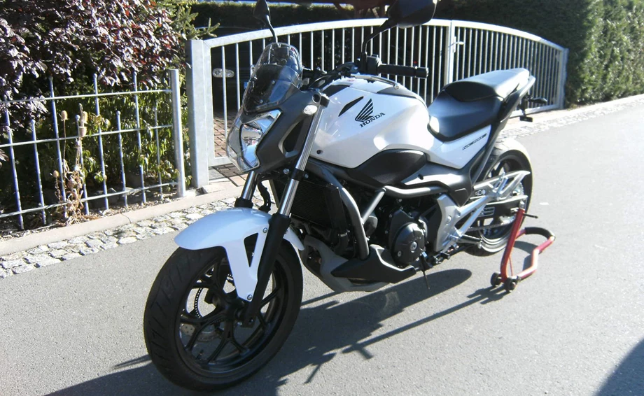 Umbgebautes Motorrad Honda NC700S Bild 3: Umbgebautes Motorrad Honda NC700S