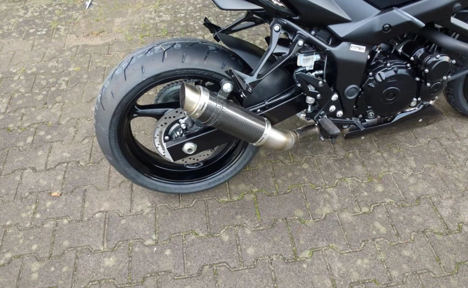 Umbgebautes Motorrad Suzuki GSR 750 Bild 2: Umbgebautes Motorrad Suzuki GSR 750