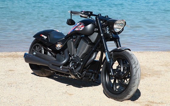 Umgebautes Motorrad Victory Hammer 8-Ball von SMC-Styrian Motor Cycle - Bild 2 Umgebautes Motorrad Victory Hammer 8-Ball von SMC-Styrian Motor Cycle - Bild 2