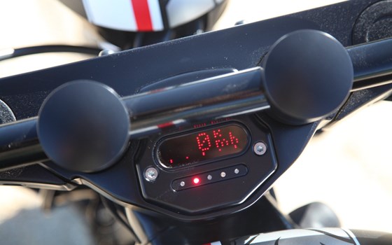 Umgebautes Motorrad Victory Hammer 8-Ball von SMC-Styrian Motor Cycle - Bild 5 Umgebautes Motorrad Victory Hammer 8-Ball von SMC-Styrian Motor Cycle - Bild 5