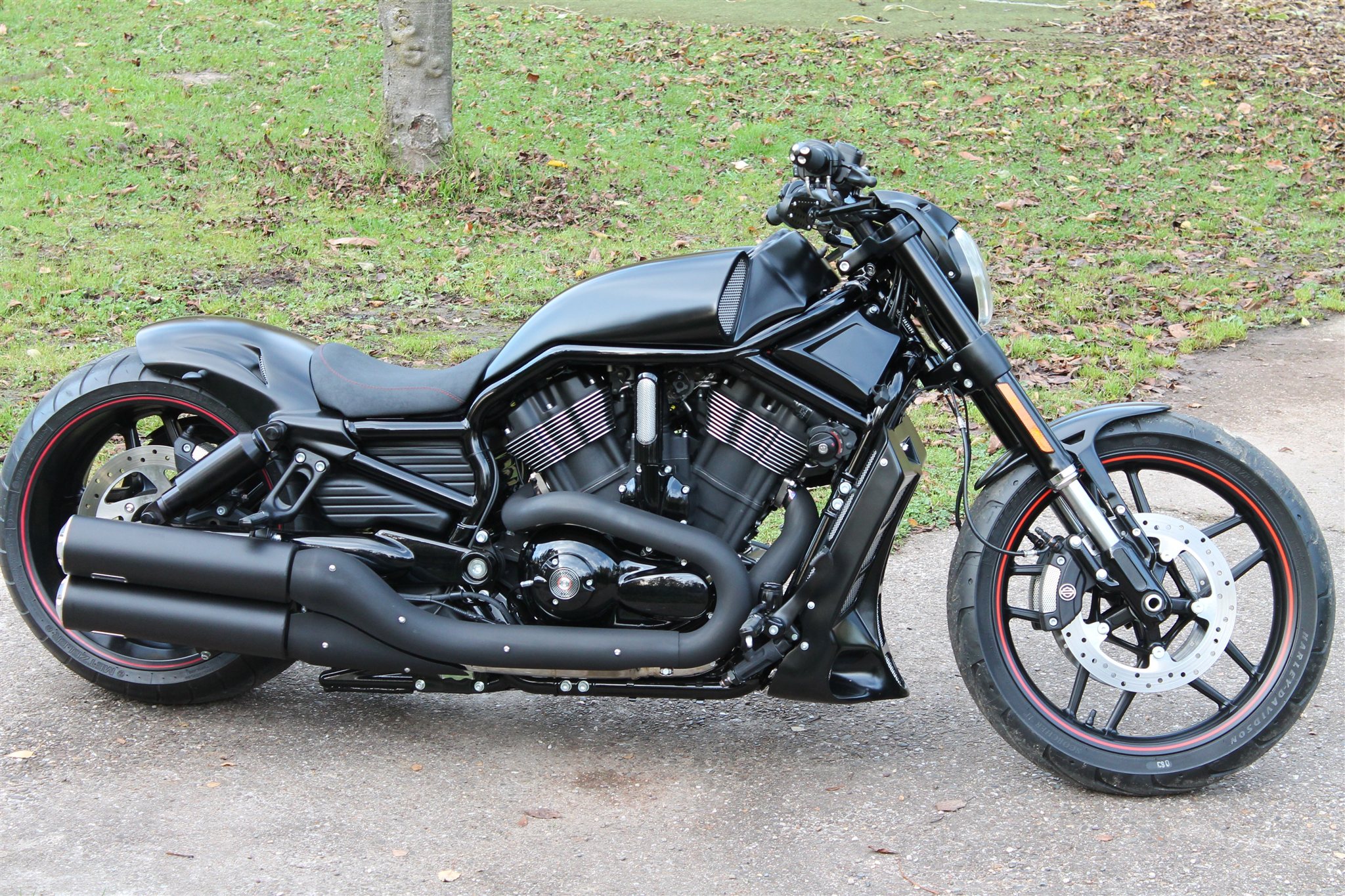 Umgebautes Motorrad Harley Davidson Night Rod Special VRSCDX von X TREM Lotter Harley Import 