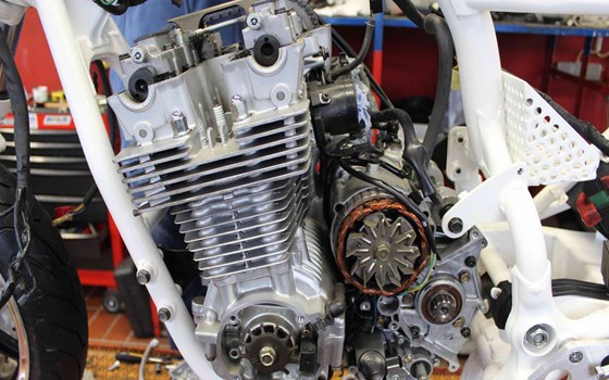 Umgebautes Motorrad Honda CB 750 Sevenfifty von Auto-und Motorradhaus Bürstadt GmbH - Bild 4