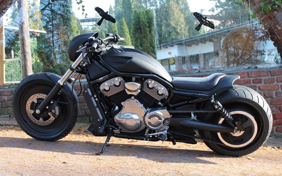 Umgebautes Motorrad Harley-Davidson V-Rod Night Rod VRSCD von X-Trem Custombikes - Bild 2 Umgebautes Motorrad Harley-Davidson V-Rod Night Rod VRSCD von X-Trem Custombikes - Bild 2