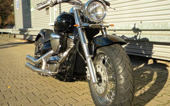 Umgebautes Motorrad Suzuki Intruder C800 von Mansour Motorradtechnik - Bild 3 Umgebautes Motorrad Suzuki Intruder C800 von Mansour Motorradtechnik - Bild 3