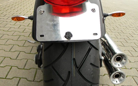 Umgebautes Motorrad Suzuki Intruder C800 von Mansour Motorradtechnik - Bild 8 Umgebautes Motorrad Suzuki Intruder C800 von Mansour Motorradtechnik - Bild 8