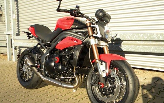 Umgebautes Motorrad Triumph Speed Triple 1050 von Mansour Motorradtechnik - Bild 2 Umgebautes Motorrad Triumph Speed Triple 1050 von Mansour Motorradtechnik - Bild 2