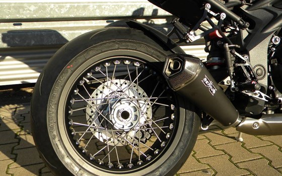 Umgebautes Motorrad Triumph Speed Triple 1050 von Mansour Motorradtechnik - Bild 3 Umgebautes Motorrad Triumph Speed Triple 1050 von Mansour Motorradtechnik - Bild 3