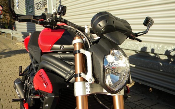 Umgebautes Motorrad Triumph Speed Triple 1050 von Mansour Motorradtechnik - Bild 7 Umgebautes Motorrad Triumph Speed Triple 1050 von Mansour Motorradtechnik - Bild 7