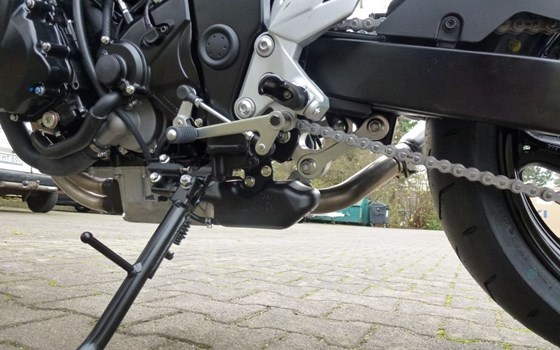 Umgebautes Motorrad Suzuki GSR 750 von Motorrad-Technik-Hamburg - Bild 4 Umgebautes Motorrad Suzuki GSR 750 von Motorrad-Technik-Hamburg - Bild 4