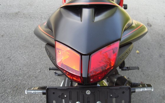Umgebautes Motorrad MV Agusta Brutale 1090 RR von Braunbart Heribert Kilian GmbH - DUCATI SALZBURG - Bild 3 Umgebautes Motorrad MV Agusta Brutale 1090 RR von Braunbart Heribert Kilian GmbH - DUCATI SALZBURG - Bild 3