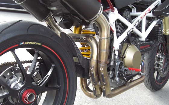 Umgebautes Motorrad Ducati Hypermotard 1100 Evo SP von Braunbart Heribert Kilian GmbH - DUCATI SALZBURG - Bild 3 Umgebautes Motorrad Ducati Hypermotard 1100 Evo SP von Braunbart Heribert Kilian GmbH - DUCATI SALZBURG - Bild 3