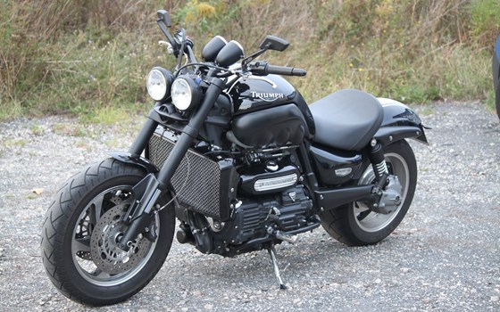 Umgebautes Motorrad Triumph Rocket III von Klingenberger Kehl GbR - Bild 2 Umgebautes Motorrad Triumph Rocket III von Klingenberger Kehl GbR - Bild 2
