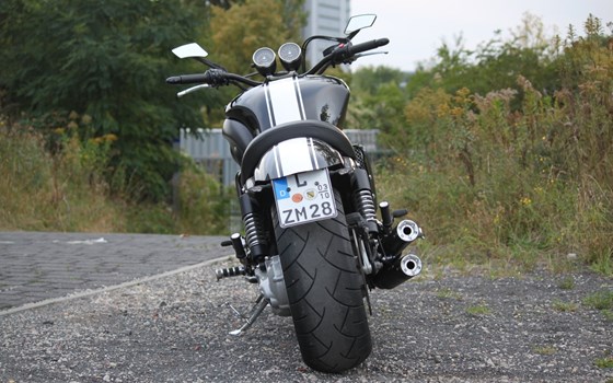 Umgebautes Motorrad Triumph Rocket III von Klingenberger Kehl GbR - Bild 3 Umgebautes Motorrad Triumph Rocket III von Klingenberger Kehl GbR - Bild 3
