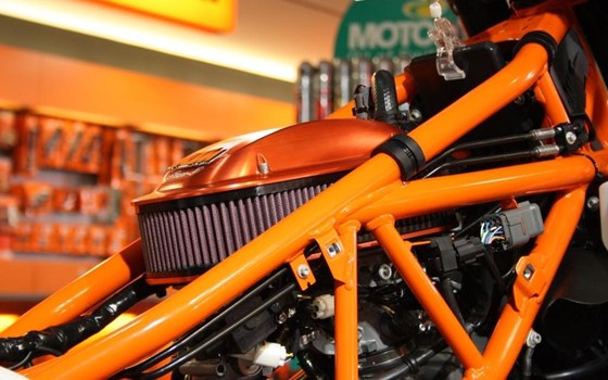 Umgebautes Motorrad KTM 990 Supermoto R von KTM BRAUMANDL - Bild 2 Umgebautes Motorrad KTM 990 Supermoto R von KTM BRAUMANDL - Bild 2