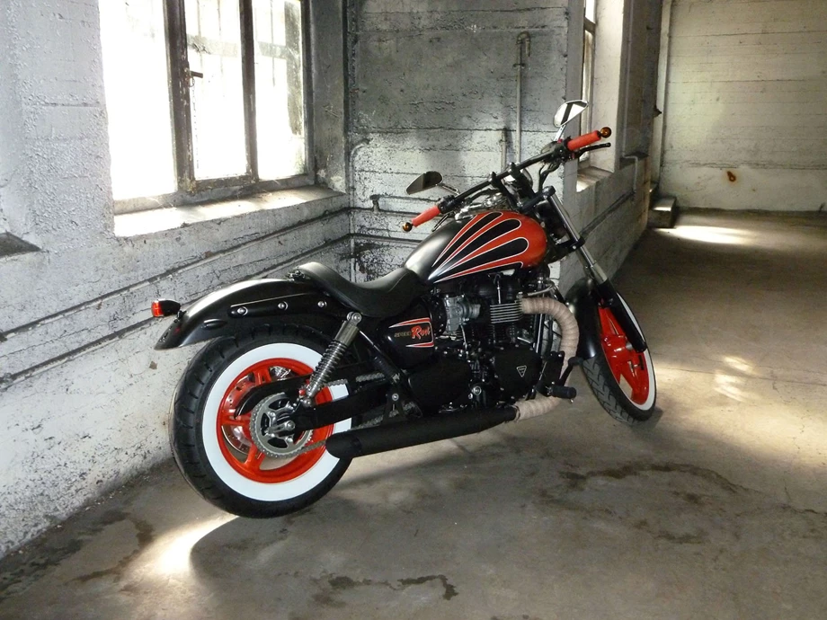 Umbgebautes Motorrad Triumph Speedmaster Bild 7: Umbgebautes Motorrad Triumph Speedmaster