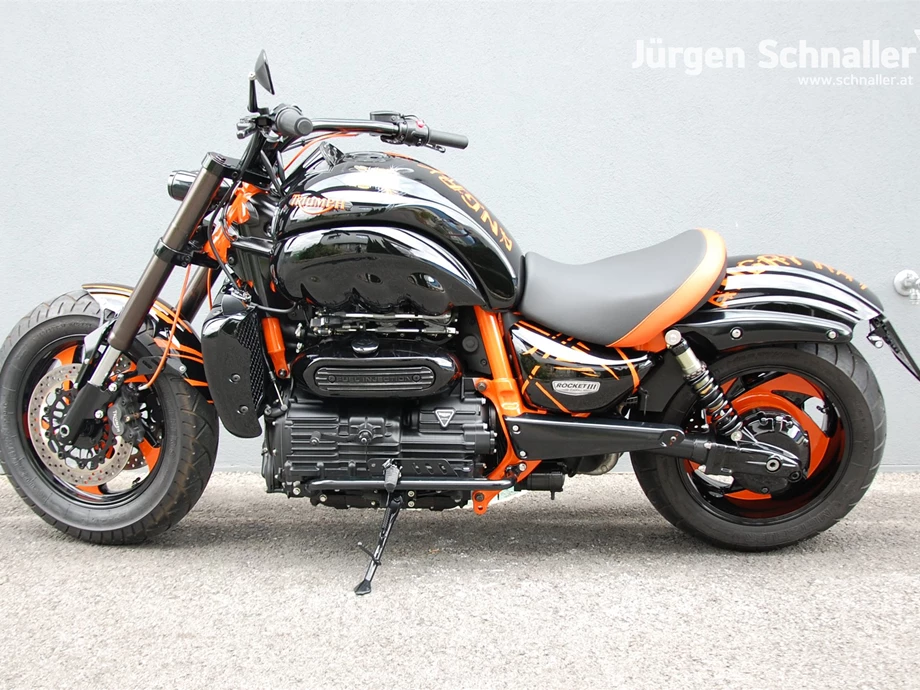 Umbgebautes Motorrad Triumph Rocket III Bild 2: Umbgebautes Motorrad Triumph Rocket III