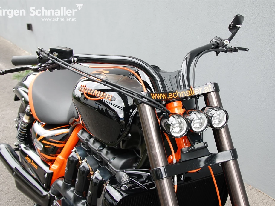 Umbgebautes Motorrad Triumph Rocket III Bild 5: Umbgebautes Motorrad Triumph Rocket III