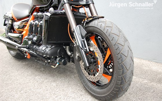 Umgebautes Motorrad Triumph Rocket III von Jürgen Schnaller, Motorräder-Zubehör - Bild 8 Umgebautes Motorrad Triumph Rocket III von Jürgen Schnaller, Motorräder-Zubehör - Bild 8
