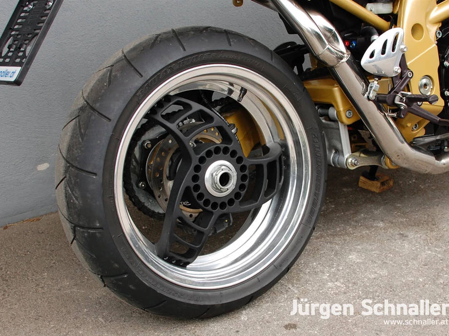 Umbgebautes Motorrad Triumph Speed Triple 955i Bild 9: Umbgebautes Motorrad Triumph Speed Triple 955i