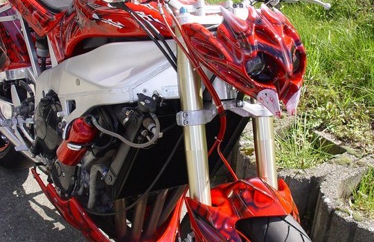 Umgebautes Motorrad Yamaha FZR 1000 EXUP von UGT-Bikes - Bild 5 Umgebautes Motorrad Yamaha FZR 1000 EXUP von UGT-Bikes - Bild 5