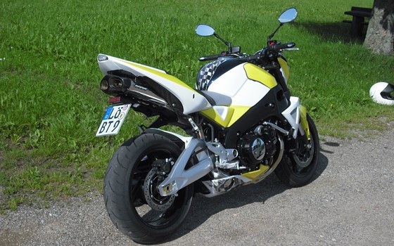 Umgebautes Motorrad Suzuki B-King von UGT-Bikes - Bild 1 Umgebautes Motorrad Suzuki B-King von UGT-Bikes - Bild 1