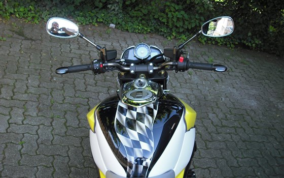 Umgebautes Motorrad Suzuki B-King von UGT-Bikes - Bild 4 Umgebautes Motorrad Suzuki B-King von UGT-Bikes - Bild 4