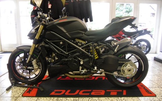 Umgebautes Motorrad Ducati Streetfighter 848 von Team Wahlers GmbH - Bild 1