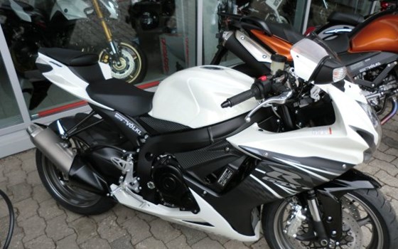 Umgebautes Motorrad Suzuki GSX-R 600 von MOTO-VÖLKL - Völkl GmbH - Bild 6 Umgebautes Motorrad Suzuki GSX-R 600 von MOTO-VÖLKL - Völkl GmbH - Bild 6