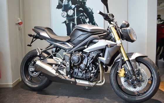 Umgebautes Motorrad Triumph Street Triple von Becker-Tiemann Motorrad GmbH & Co. KG - Bild 3 Umgebautes Motorrad Triumph Street Triple von Becker-Tiemann Motorrad GmbH & Co. KG - Bild 3