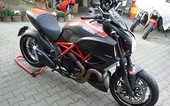 Umgebautes Motorrad Ducati Diavel Carbon von A.T.T.-Tiedemann-Motorräder e.Kfm - Bild 10 Umgebautes Motorrad Ducati Diavel Carbon von A.T.T.-Tiedemann-Motorräder e.Kfm - Bild 10