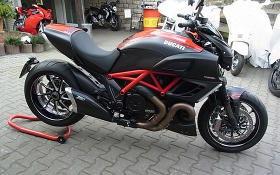 Umgebautes Motorrad Ducati Diavel Carbon von A.T.T.-Tiedemann-Motorräder e.Kfm - Bild 2 Umgebautes Motorrad Ducati Diavel Carbon von A.T.T.-Tiedemann-Motorräder e.Kfm - Bild 2