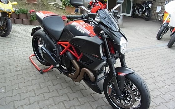 Umgebautes Motorrad Ducati Diavel Carbon von A.T.T.-Tiedemann-Motorräder e.Kfm - Bild 3 Umgebautes Motorrad Ducati Diavel Carbon von A.T.T.-Tiedemann-Motorräder e.Kfm - Bild 3