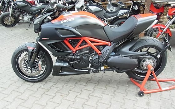 Umgebautes Motorrad Ducati Diavel Carbon von A.T.T.-Tiedemann-Motorräder e.Kfm - Bild 5 Umgebautes Motorrad Ducati Diavel Carbon von A.T.T.-Tiedemann-Motorräder e.Kfm - Bild 5