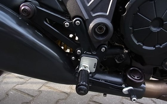 Umgebautes Motorrad Ducati Diavel Carbon von A.T.T.-Tiedemann-Motorräder e.Kfm - Bild 7 Umgebautes Motorrad Ducati Diavel Carbon von A.T.T.-Tiedemann-Motorräder e.Kfm - Bild 7