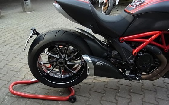Umgebautes Motorrad Ducati Diavel Carbon von A.T.T.-Tiedemann-Motorräder e.Kfm - Bild 8 Umgebautes Motorrad Ducati Diavel Carbon von A.T.T.-Tiedemann-Motorräder e.Kfm - Bild 8