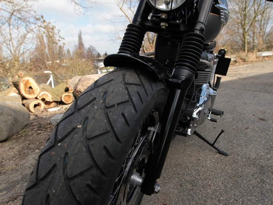 Umbgebautes Motorrad Triumph Bonneville T100 Bild 7: Umbgebautes Motorrad Triumph Bonneville T100