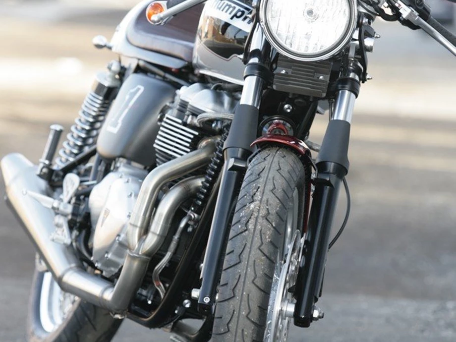 Umbgebautes Motorrad Triumph Thruxton Bild 10: Umbgebautes Motorrad Triumph Thruxton