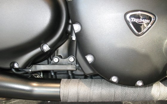 Umgebautes Motorrad Triumph Thunderbird Storm von Becker-Tiemann Motorrad GmbH & Co. KG - Bild 6 Umgebautes Motorrad Triumph Thunderbird Storm von Becker-Tiemann Motorrad GmbH & Co. KG - Bild 6