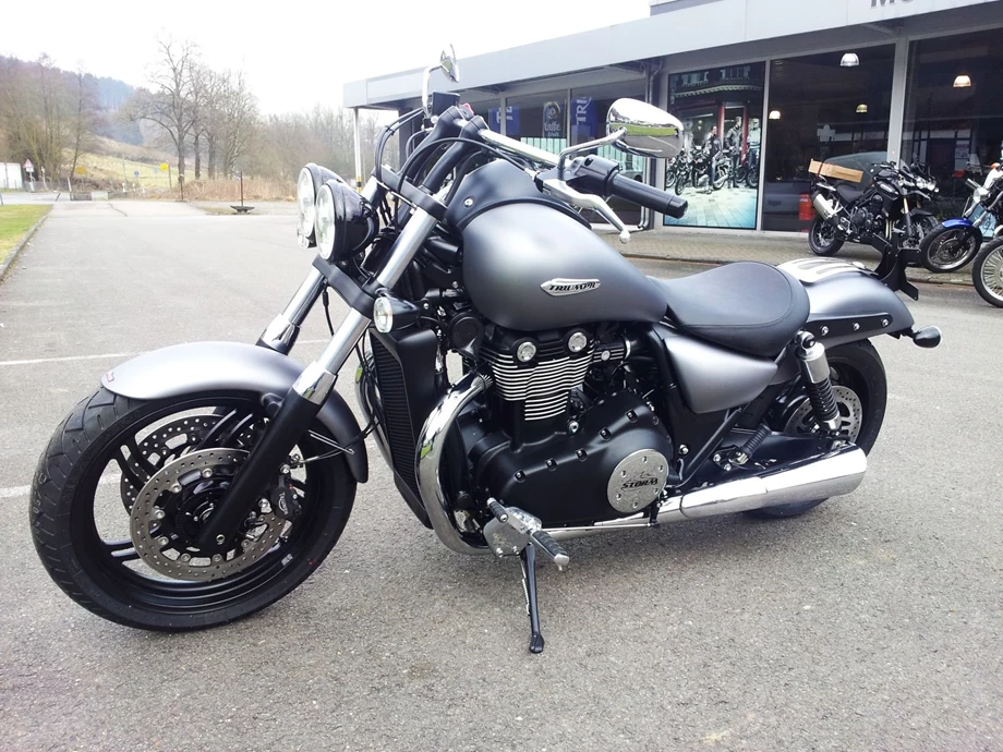 Umbgebautes Motorrad Triumph Thunderbird Storm Bild 4: Umbgebautes Motorrad Triumph Thunderbird Storm