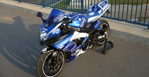 Umgebautes Motorrad Suzuki GSX-R 750 von Motorland Motorrad GmbH - Bild 2 Umgebautes Motorrad Suzuki GSX-R 750 von Motorland Motorrad GmbH - Bild 2