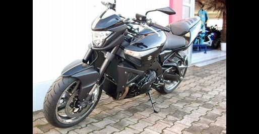 Umgebautes Motorrad Suzuki B-King von Motorland Motorrad GmbH - Bild 3 Umgebautes Motorrad Suzuki B-King von Motorland Motorrad GmbH - Bild 3