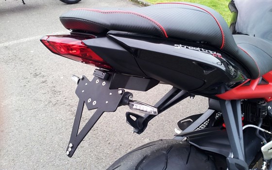 Umgebautes Motorrad Triumph Street Triple 675 R von Motorradhaus Löhmer GmbH - Bild 9 Umgebautes Motorrad Triumph Street Triple 675 R von Motorradhaus Löhmer GmbH - Bild 9