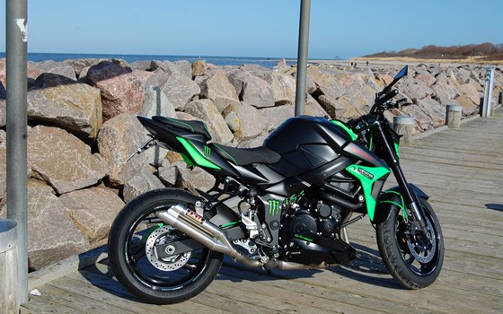Umgebautes Motorrad Suzuki GSR 750 von Bike Ranch Wismar GmbH & Co. KG - Bild 5 Umgebautes Motorrad Suzuki GSR 750 von Bike Ranch Wismar GmbH & Co. KG - Bild 5
