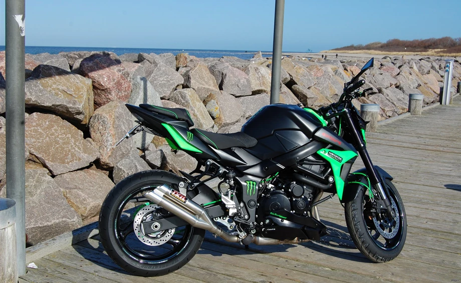 Umbgebautes Motorrad Suzuki GSR 750 Bild 5: Umbgebautes Motorrad Suzuki GSR 750