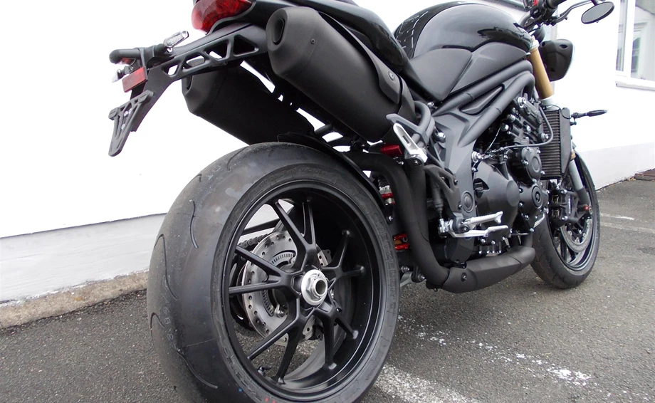 Umbgebautes Motorrad Triumph Speed Triple 1050 Bild 2: Umbgebautes Motorrad Triumph Speed Triple 1050
